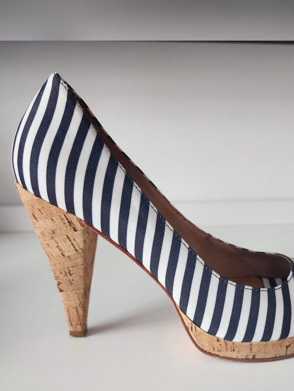Kors Michael Kors Dubois Peep Toe Pump sz 7.5 Navy/White Cabana Stripe - Picture 11 of 13